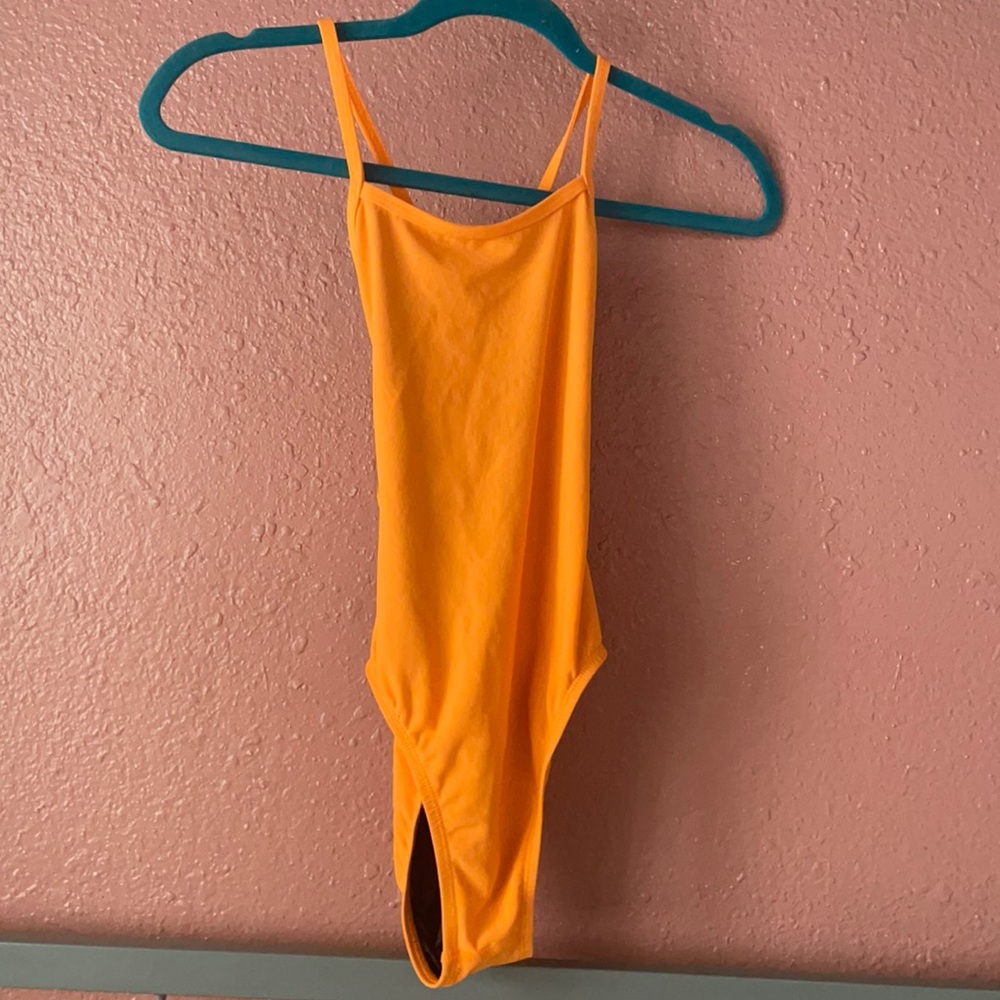 Jolyn swim suit 🧡